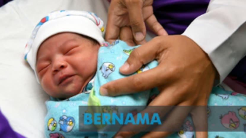 Pasangan dikurniakan cahaya mata daripada embrio yang dibeku selama 6 tahun Pasangan dikurniakan cahaya mata daripada embrio yang dibeku selama 6 tahun