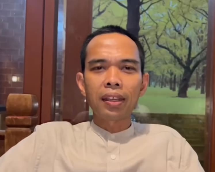 Indonesian preacher Abdul Somad, 'known to preach extremist and segregationist teaching', denied entry into Singapore: MHA