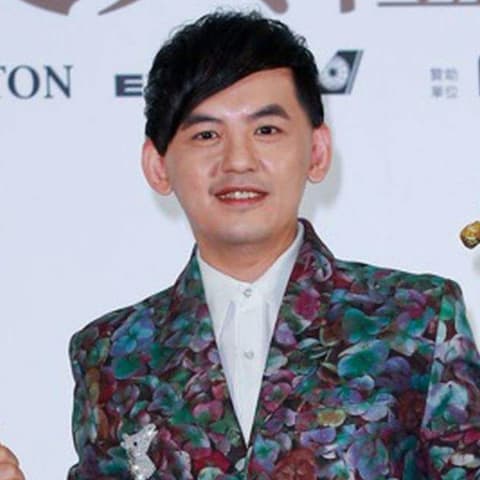 黄子佼深陷财务危机!189万火速出售私人空间,内部装潢触目惊心,犹如自残现场引发无限联想!揭秘其独特设计背后的故事!