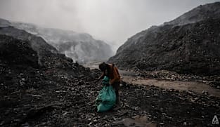 Kebakaran besar TPA Jatiwaringin picu seruan baru hentikan 'open dumping'