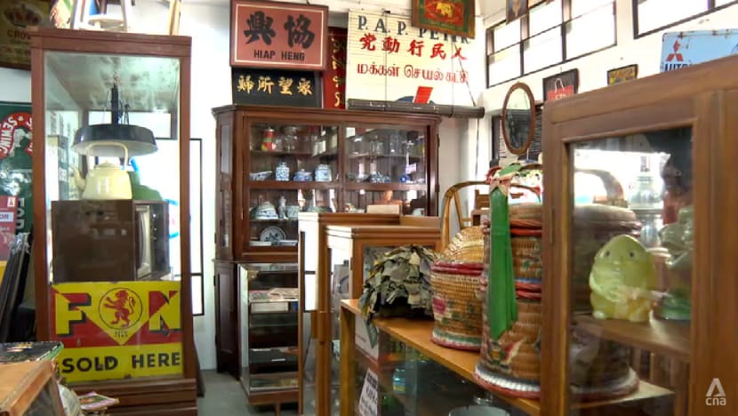 Some local antique stores see boost in sales of Singapore-related items