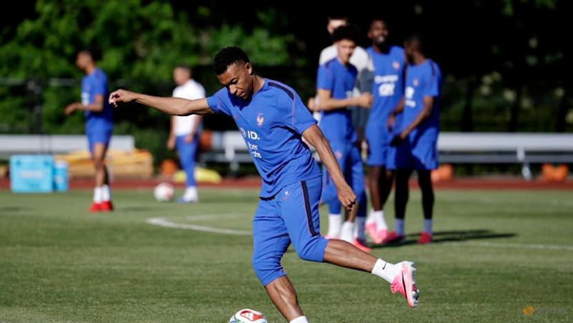 France may tweak, not tinker, as Iraq World Cup test looms