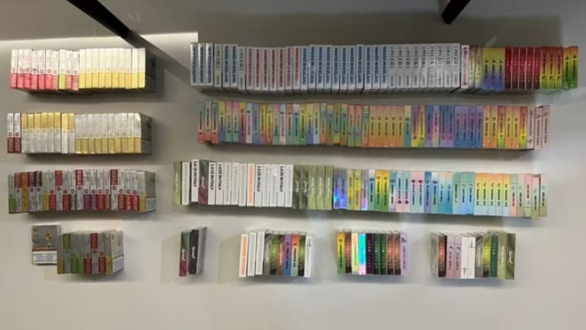 Lelaki didenda selepas vape ditemui di tempat kerjanya di Harvey Norman, West Mall 
