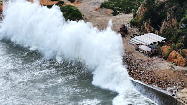 台风“白海豚”逼近中国沿海 福建省逾9万人已被转移