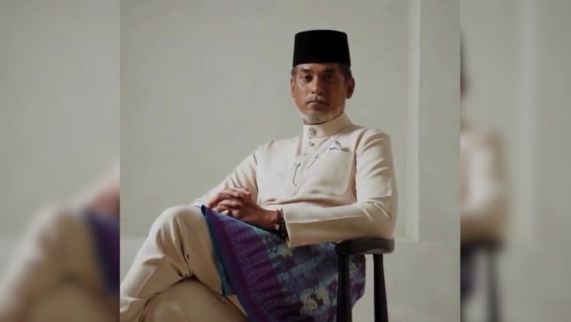 Selain penyampai radio, Khairy Jamaludin jadi peragawan pula