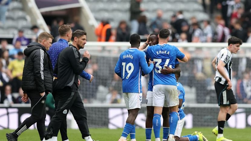 Newcastle CEO gives Howe tepid support after painful losses