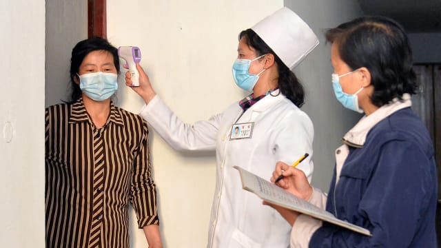 朝鲜单日新增病例下降到2000起以下