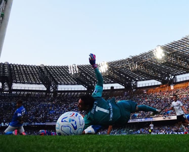 Napoli beaten 2-1 at home by Como