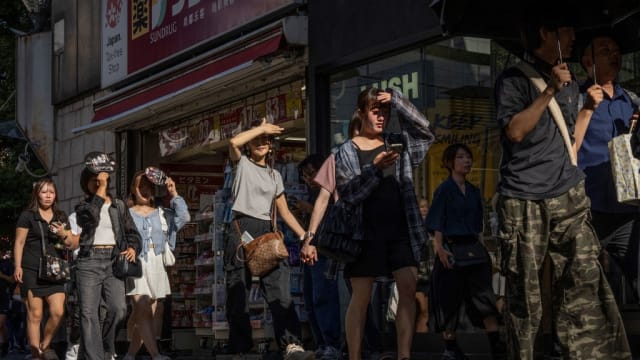 日本九州到东北地区受高气压笼罩 导致气温上升