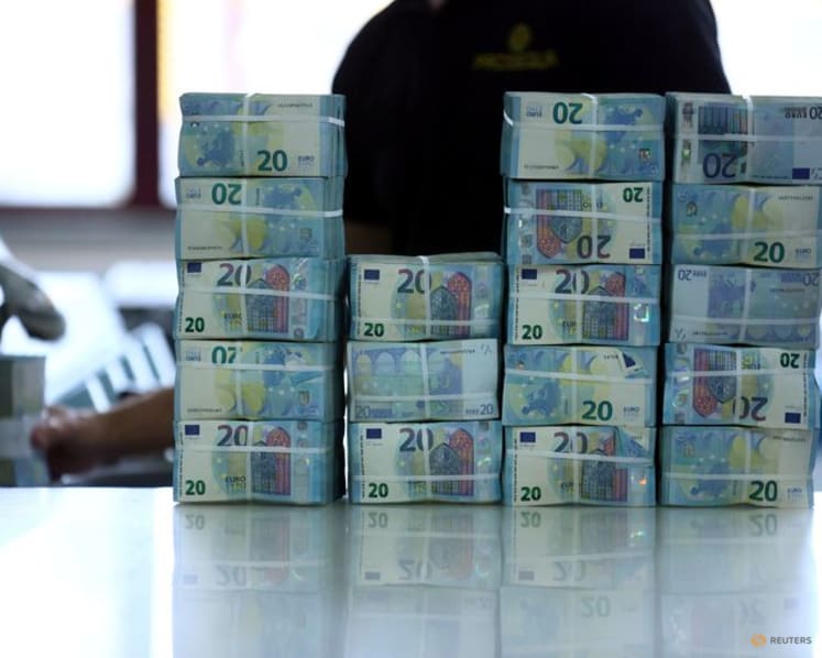 Dollar heads for fourth straight weekly gain versus euro