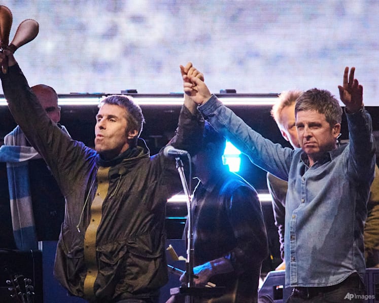 Phil Collins, Iron Maiden, Sade, Oasis, Wu-Tang Clan and Luther Vandross get into Rock Hall