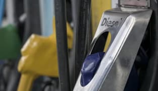 2 lelaki didenda S$3.34 juta setiap seorang sebab elak cukai 4.5 juta liter diesel dari Malaysia