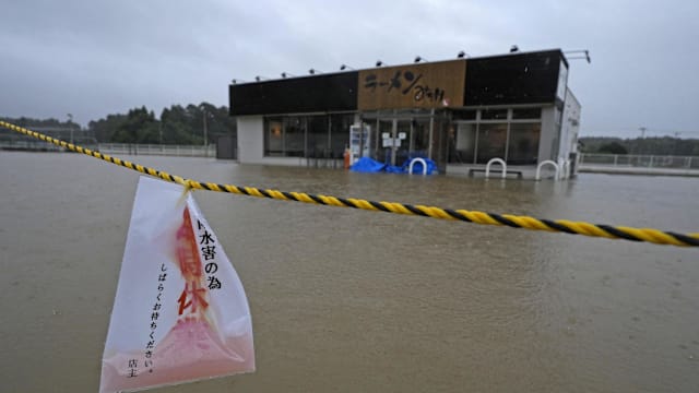 台风杜鹃逼近日本 至少275趟航班取消