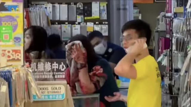 白沙西厦手机店姐妹遇袭 妹妹脸中刀“眼睛都快没了”