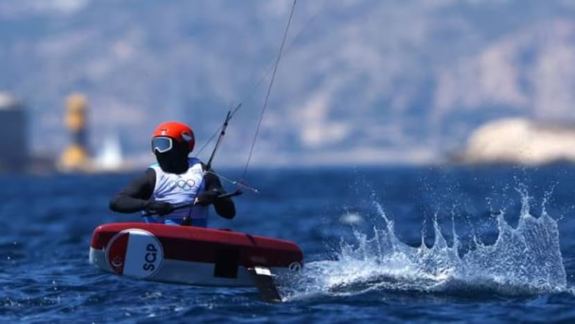 Atlet 'kitefoil' Max Maeder rangkul pingat gangsa; cipta sejarah sebagai atlet termuda SG raih pingat Olimpik