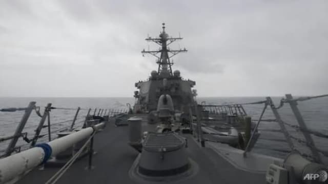 美国军舰通过台湾海峡 预料将引起中国不满