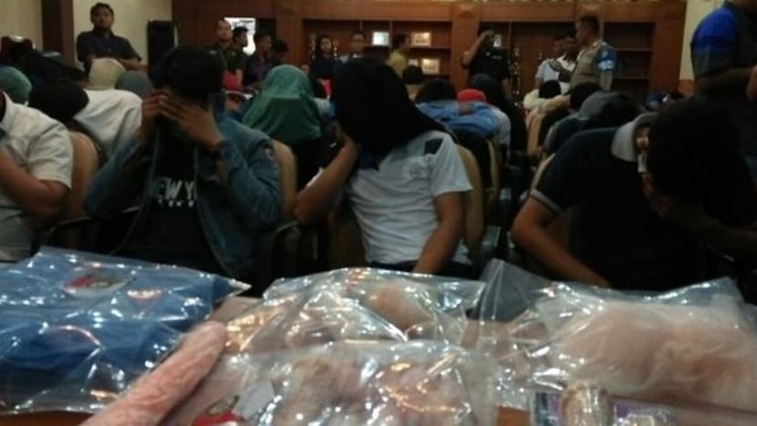 58 orang ditahan di sauna 'gay' 58 orang ditahan di sauna 'gay'