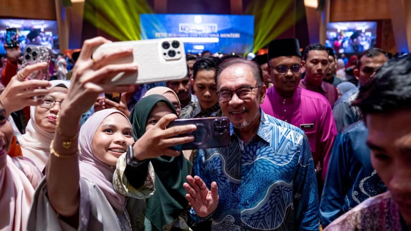 Revised salary scheme for civil servants in Malaysia to be ‘best’ ever, says PM Anwar Revised salary scheme for civil servants in Malaysia to be ‘best’ ever, says PM Anwar