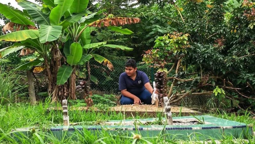  Remaja sanggup tinggal sendirian berdekatan kubur bapa
