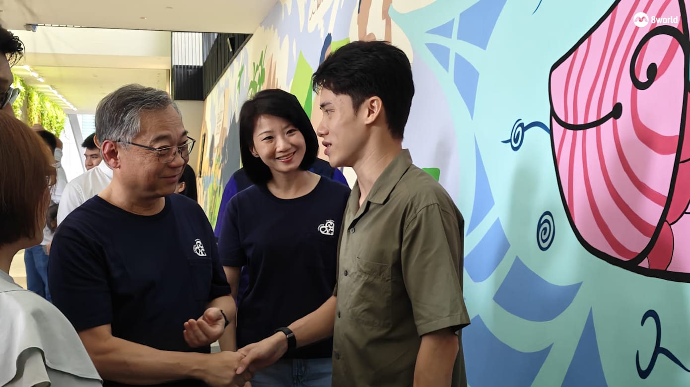 “我们榜鹅的故事”长达132米，刷新新加坡纪录大全，成为我国最长壁画。（图：蔡佑霞）