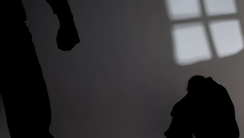 Bantai isteri, tampar anak, tumbuk remaja; lelaki dijel 32 bulan & 5 sebatan