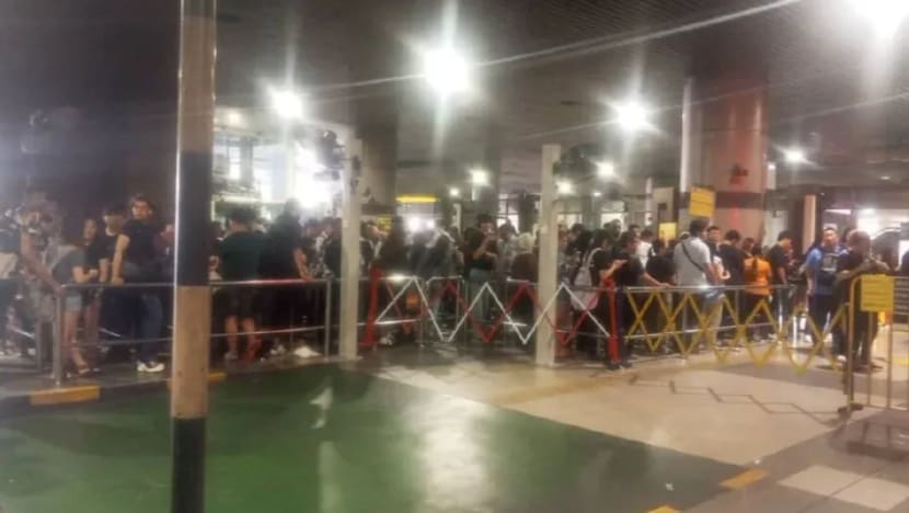 Pemandu bas JB  mogok; ribuan pekerja Malaysia ke SG terjejas