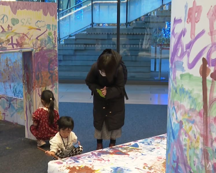 Making art with trash: Japanese firm turns eyeshadow, face powders into paint