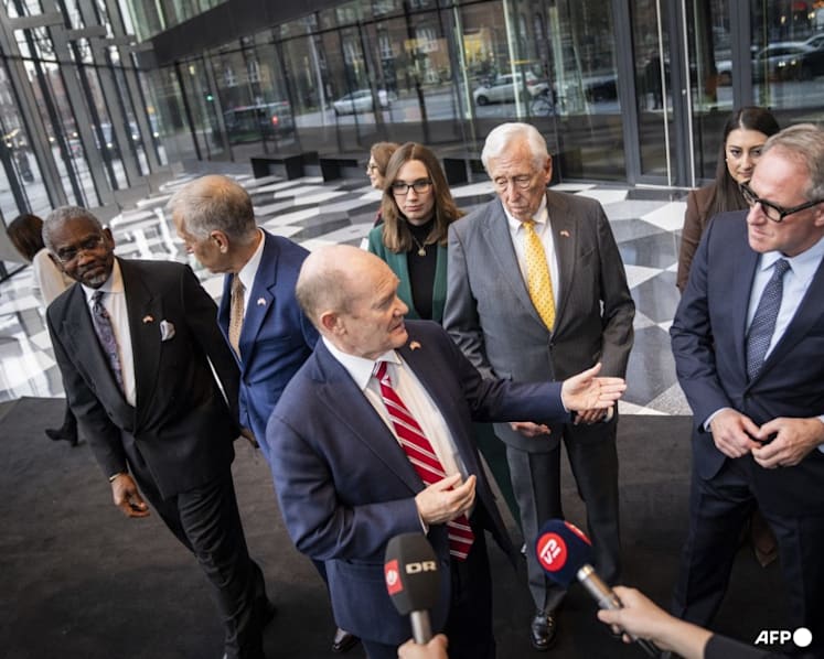 US Congress members visit Denmark to support Greenland