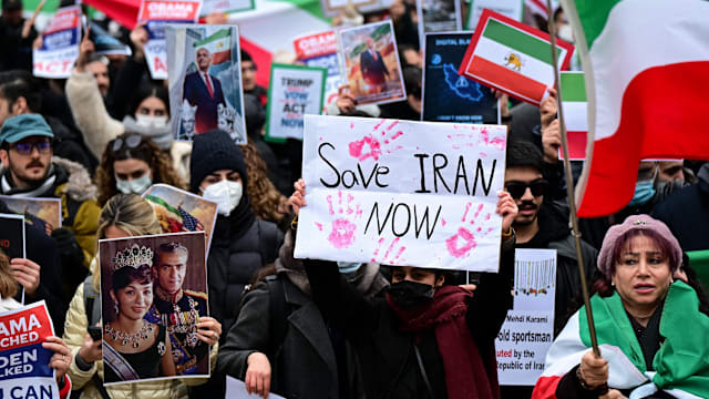 通胀失控引爆怒火 伊朗爆发全国反政府示威