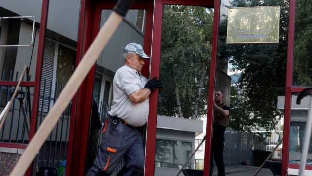 俄展开无人机袭击 欧盟驻基辅代表团大楼被炸损
