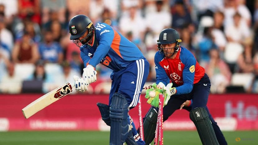 India blown away by England pace