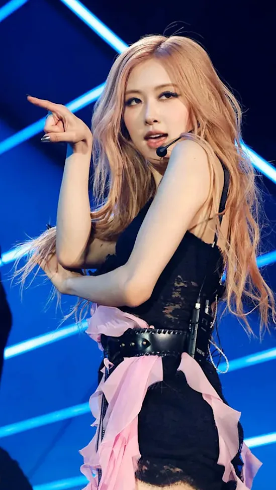 Bruno Mars证实与BLACKPINK Rosé还有未发行新歌，正在讨论发行时机！