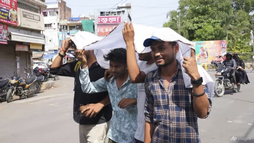 India dilanda cuaca panas melampau; hujan monsun lambat sedikit tahun ini India dilanda cuaca panas melampau; hujan monsun lambat sedikit tahun ini