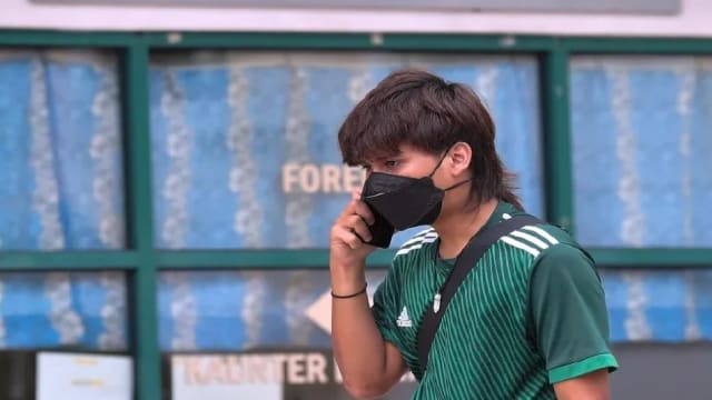 七旬夫妇出游魂断公路 男孙因工作逃一劫