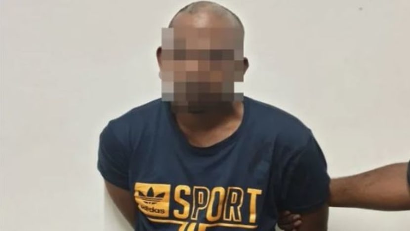 Rompakan dalam lif MRT: Suspek cukur rambut cuba elak dicam Rompakan dalam lif MRT: Suspek cukur rambut cuba elak dicam