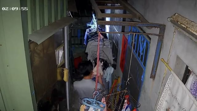 台湾铭传大学附近惊现偷窥狂 偷内裤后还沾满体液再挂回去
