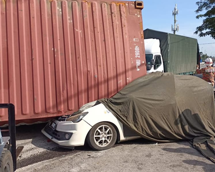 Driver in Penang fatal container accident pleads not guilty to dangerous driving, denied bail