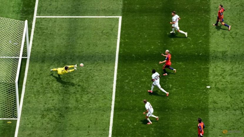 Courtois rethinks quitting Belgium but wants time off
