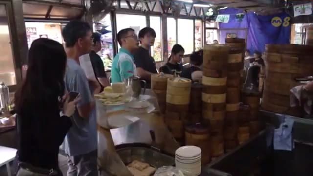  香港67年老茶楼谢幕 食客不舍时代落幕