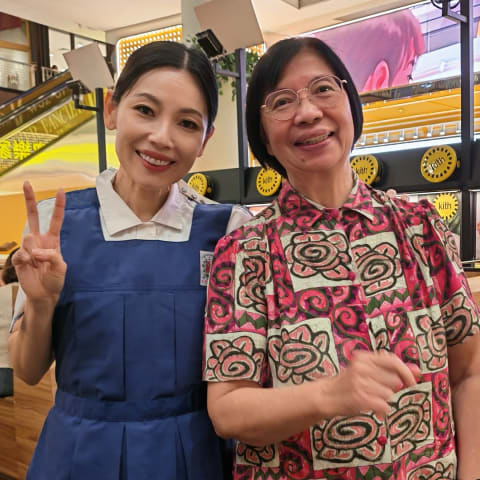 欧菁仙校园回忆：老师惊艳发现笑到在地上滚的学生