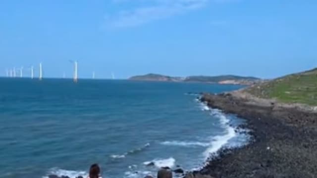 福建情侣越围栏拍日出不慎坠崖酿一死一伤