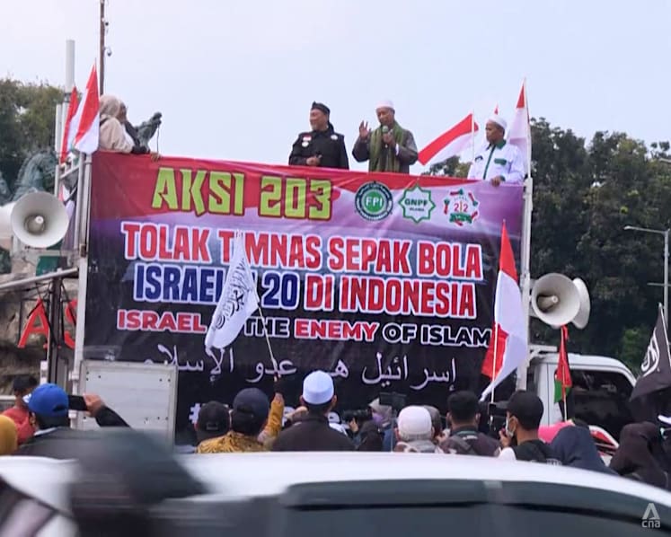 Ketika ekstremisme dan isu identitas menguji moderasi beragama di Indonesia