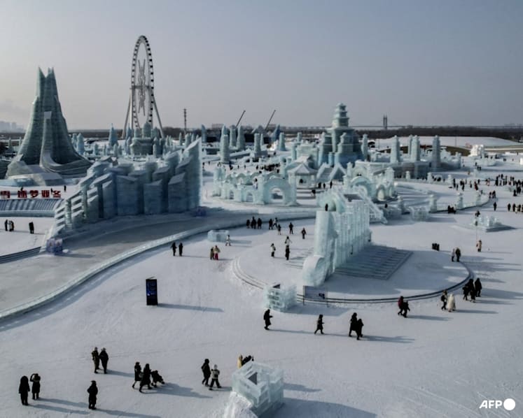 ‘Ice and snow’ extreme weather brings merriment and misery to Chinese tourists amid Spring Festival travel rush