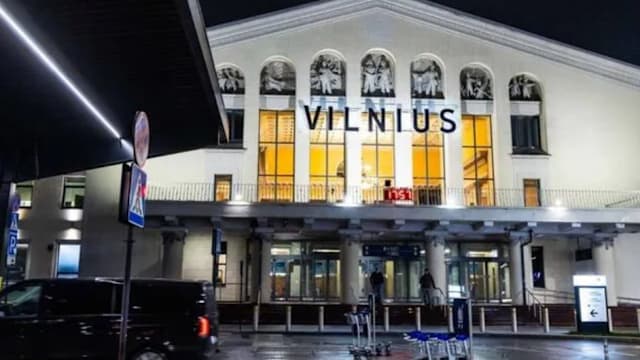 立陶宛首都机场再遭不明气球侵扰 两度关闭影响航班