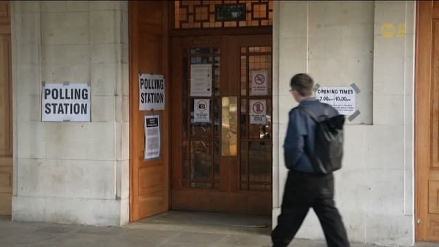 英国地方议会选举计票展开 工党或惨败改革党崛起