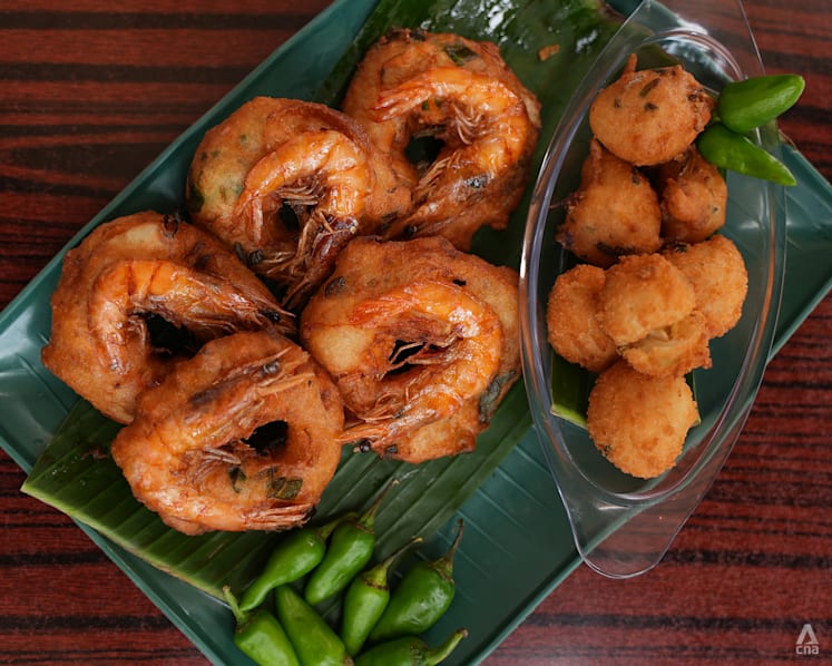 Best eats: Crispy, fluffy vadai that’s a pasar malam favourite