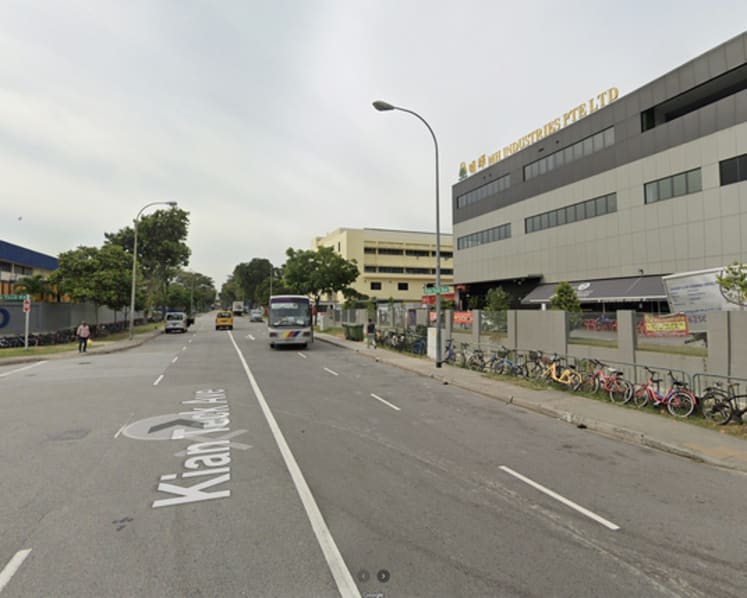 5 days’ jail for lorry driver who swerved to avoid cyclist and crashed into biker, causing brain injury