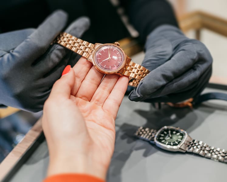 A beginner’s guide to buying pre-owned luxury watches: Risks and tips