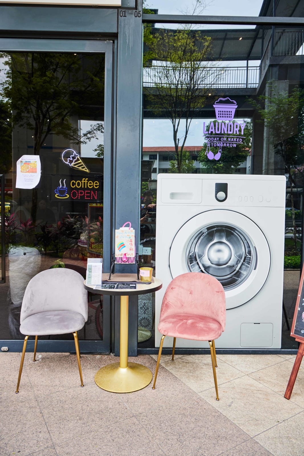 Toilet Supplier Turned Accidental Baker Opens Cafe-Cum-Laundromat ...