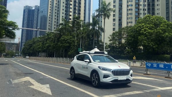 Baidu prepares to launch driverless taxi in Europe, WSJ reports - Channel News Asia (Picture 2)